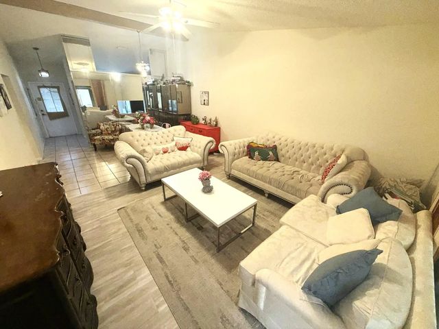5 of 20 - 1017 Green Pine Boulevard #h, West Palm Beach, FL