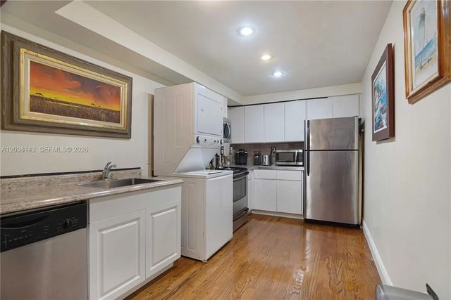 5 of 33 - 1051 Meridian Avenue #1k, Miami Beach, FL