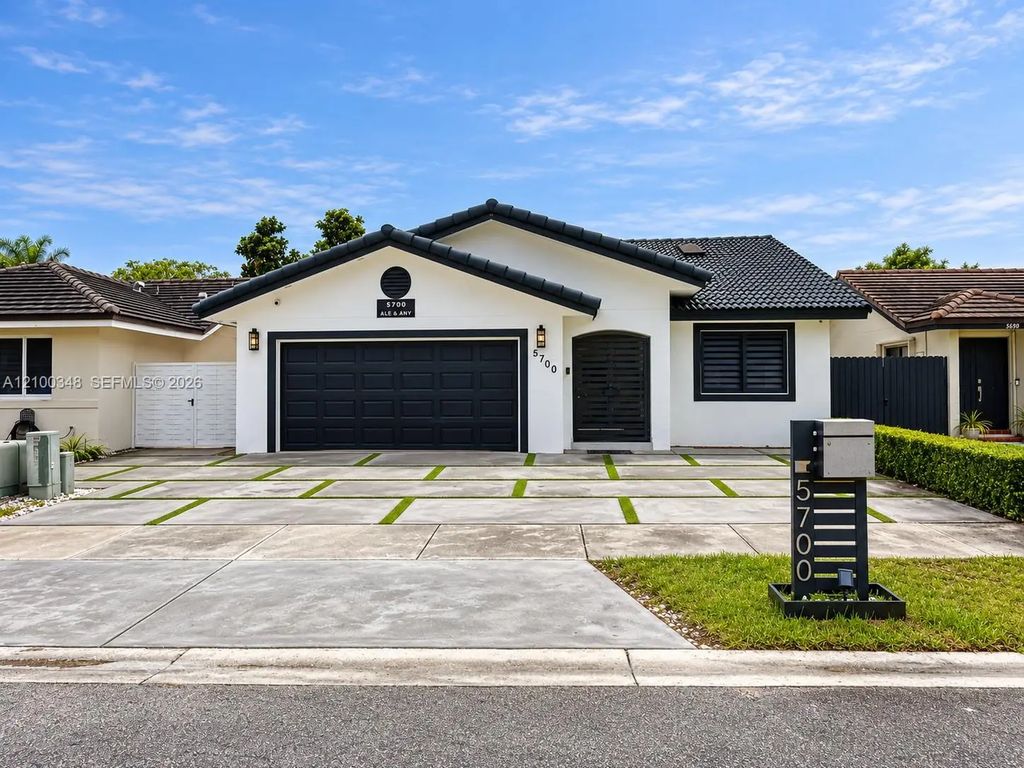 5700 Sw 148th Place, Miami