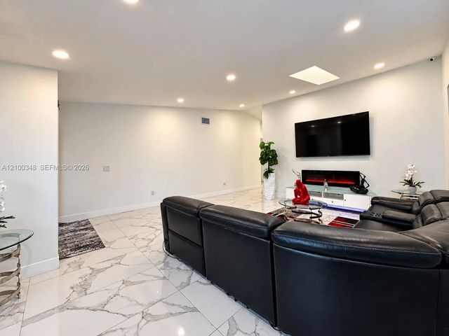 3 of 32 - 5700 Sw 148th Place, Miami, FL