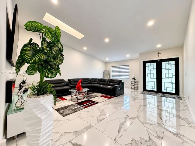 4 of 32 - 5700 Sw 148th Place, Miami, FL