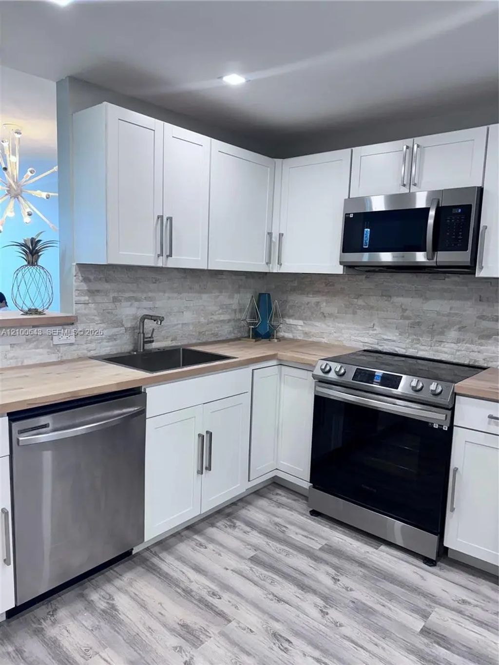 1750 Ne 191st Street #725, Miami