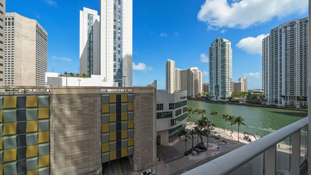 300 S Biscayne Boulevard #l-832, Miami