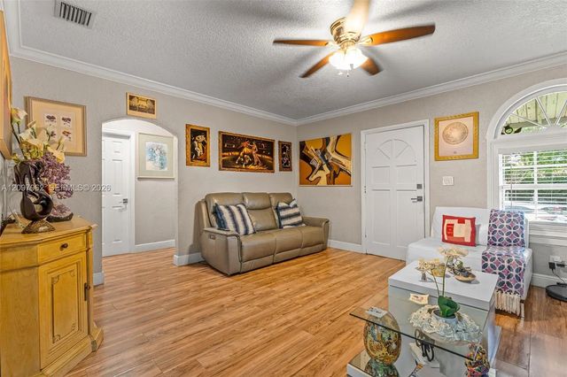 5 of 30 - 111 Nw 24th Avenue, Miami, FL