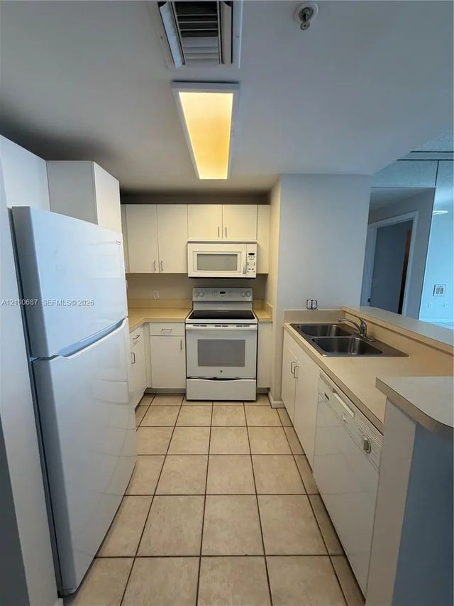 2 of 10 - 185 Se 14th Terrace #2512, Miami, FL