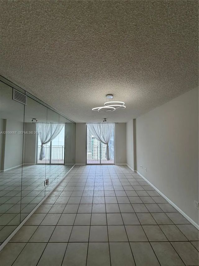 3 of 10 - 185 Se 14th Terrace #2512, Miami, FL