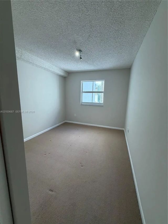 4 of 10 - 185 Se 14th Terrace #2512, Miami, FL
