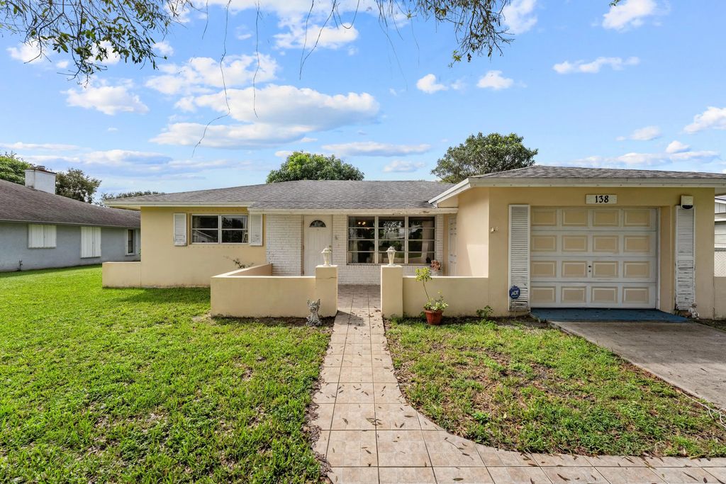 138 Sandpiper Avenue, Royal Palm Beach