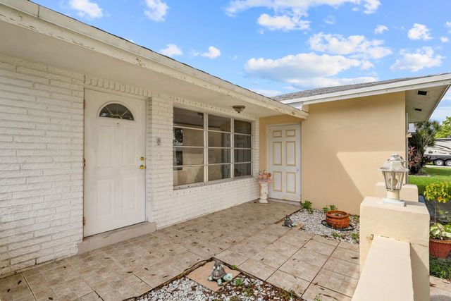 4 of 34 - 138 Sandpiper Avenue, Royal Palm Beach, FL