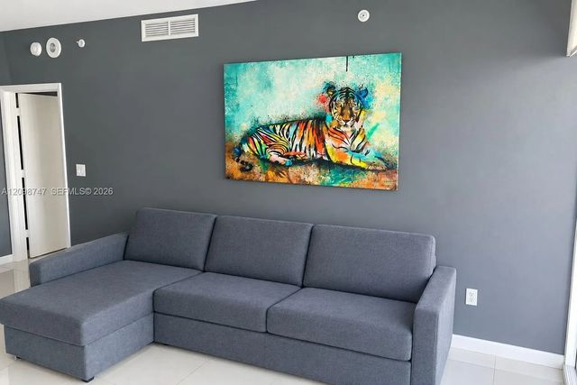 2 of 8 - 244 Biscayne Boulevard #3204, Miami, FL