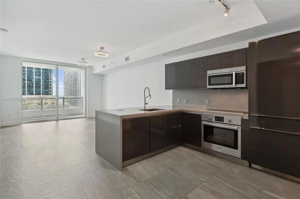 1080 Brickell Avenue #2406, Miami