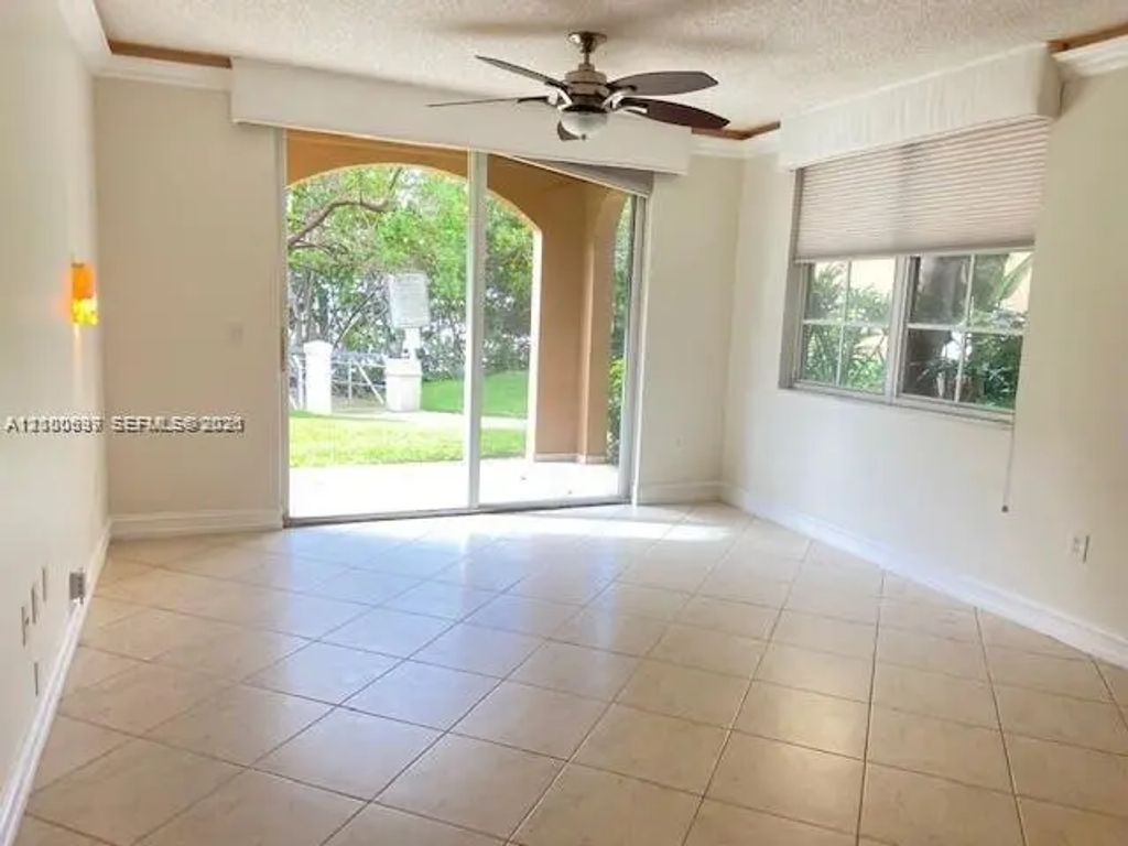 19999 E Country Club Drive #1107, Aventura