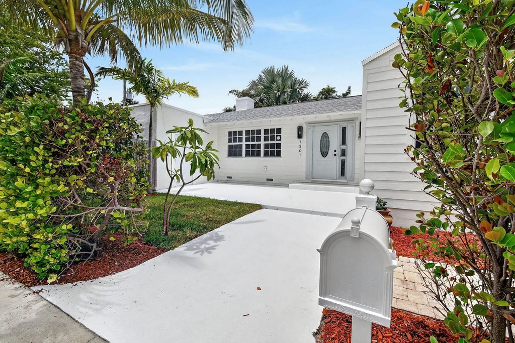 1201 N Ocean Breeze, Lake Worth Beach