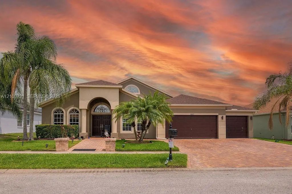 10327 Meadow Crossing Drive, Tampa