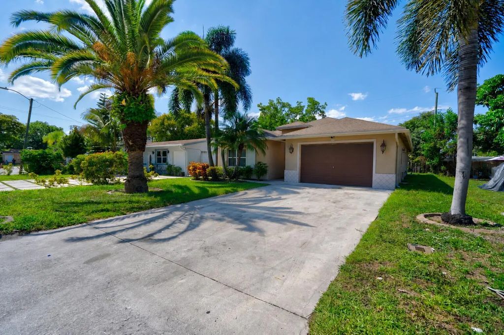 2241 Nw 3rd Street, Pompano Beach