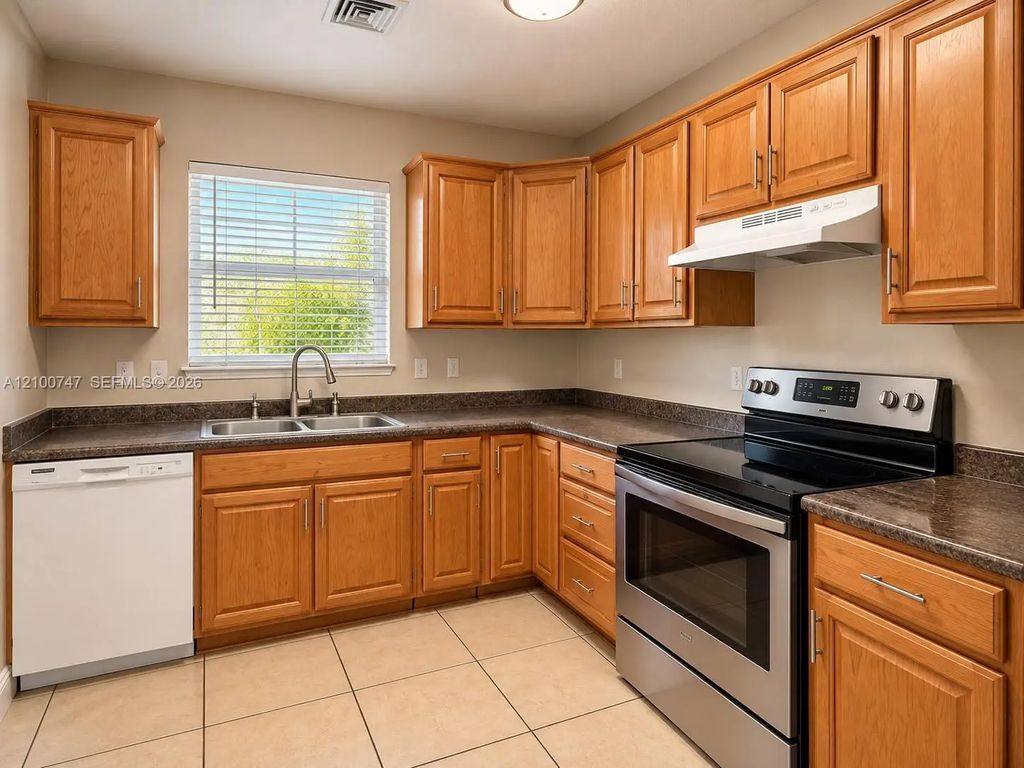 2832 Fillmore Street #21, Hollywood