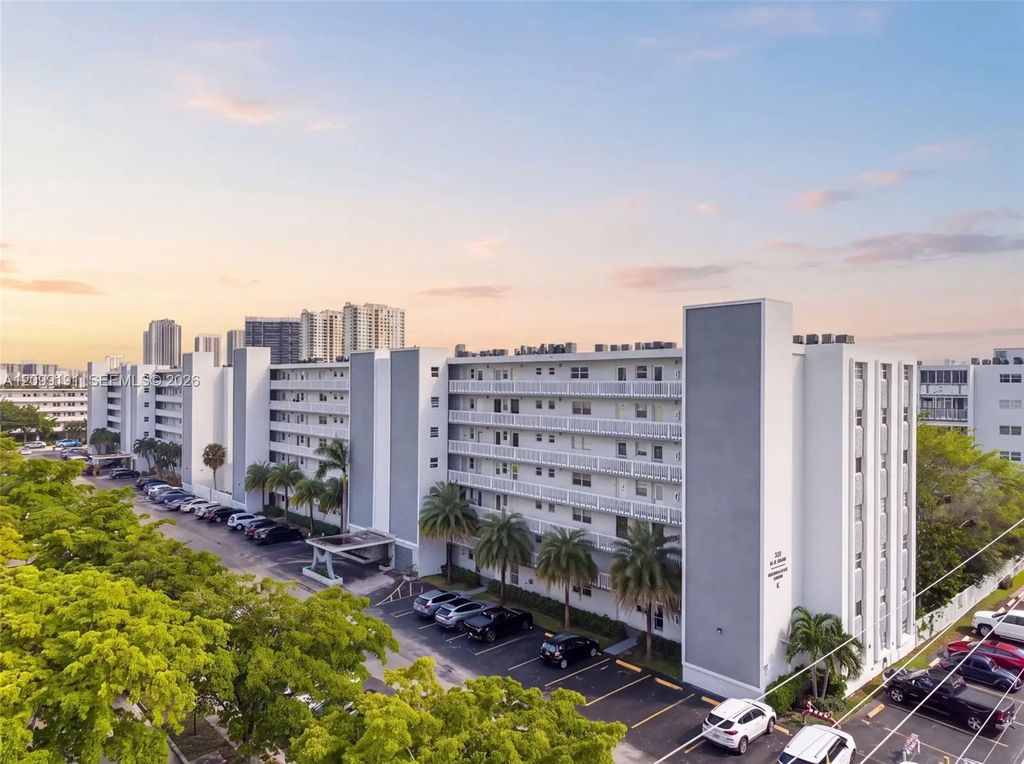 320 Ne 12th Avenue #703, Hallandale Beach