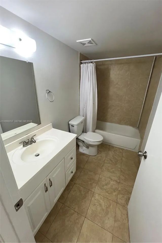 4 of 14 - 9686 Fontainebleau Boulevard #402, Miami, FL