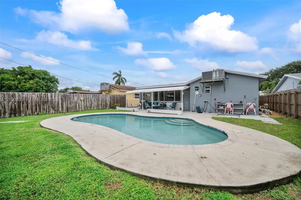 540 S Rainbow Drive, Hollywood