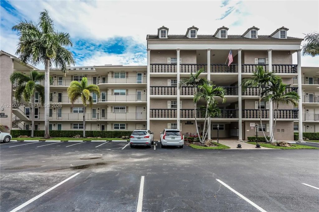 440 Paradise Isle Boulevard #107, Hallandale Beach