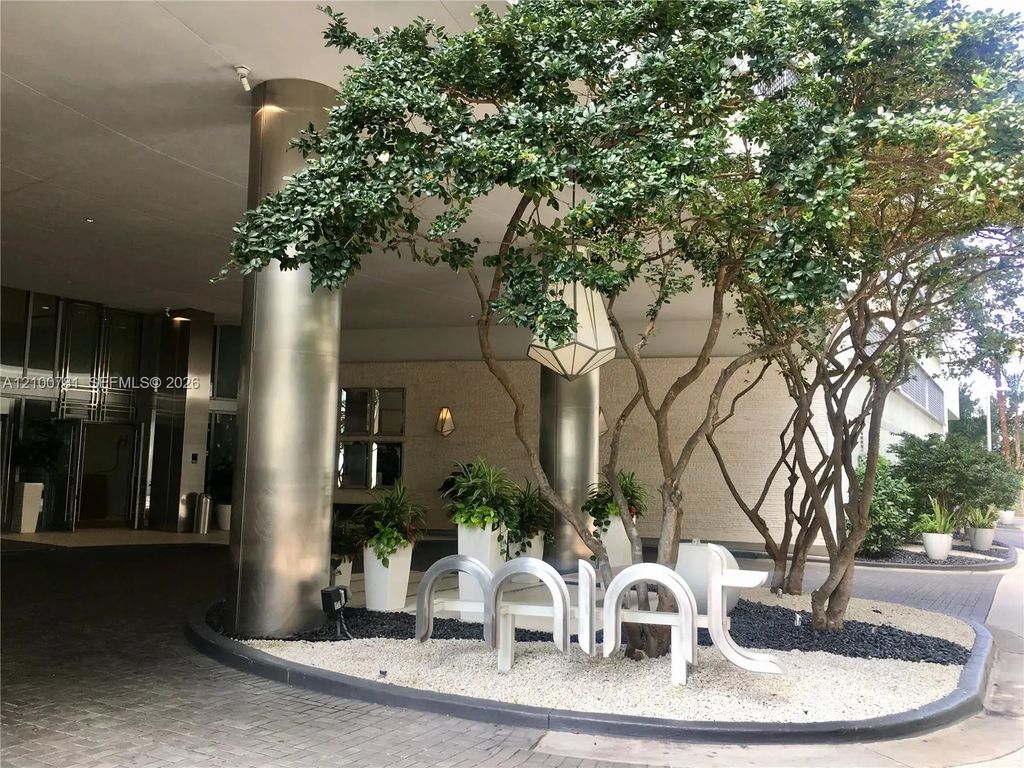 92 Sw 3rd Street #5102, Miami