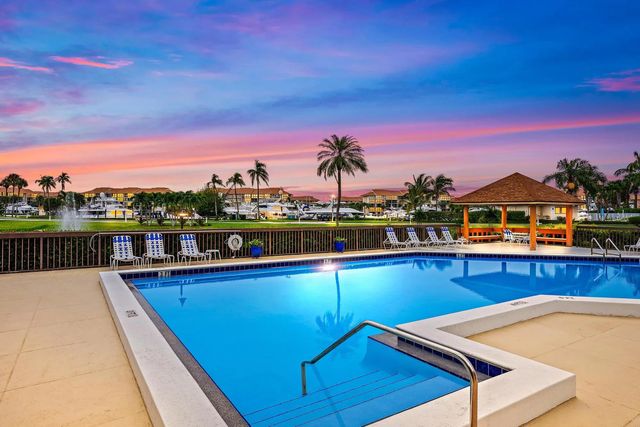 601 Seafarer Circle #201, Jupiter