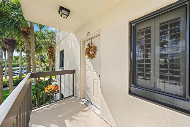 3 of 40 - 601 Seafarer Circle #201, Jupiter, FL
