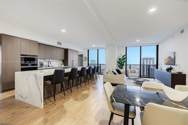 398 Ne 5th Street #3718-3719, Miami
