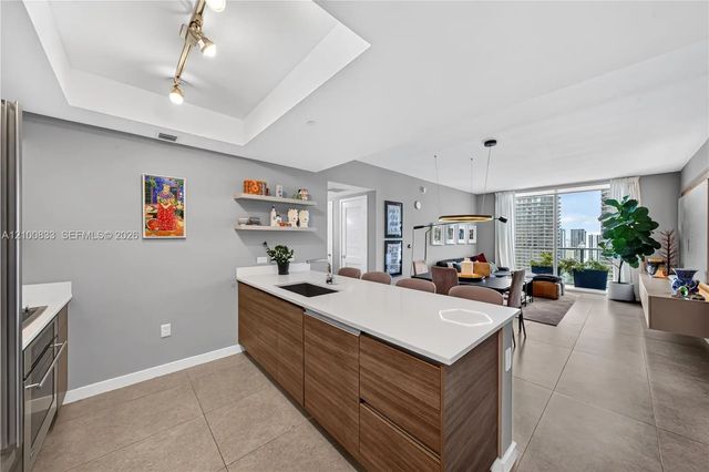 5 of 37 - 1100 S Miami Avenue #3807, Miami, FL