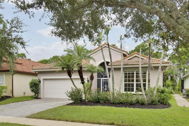 6815 Se Twin Oaks Circle, Stuart
