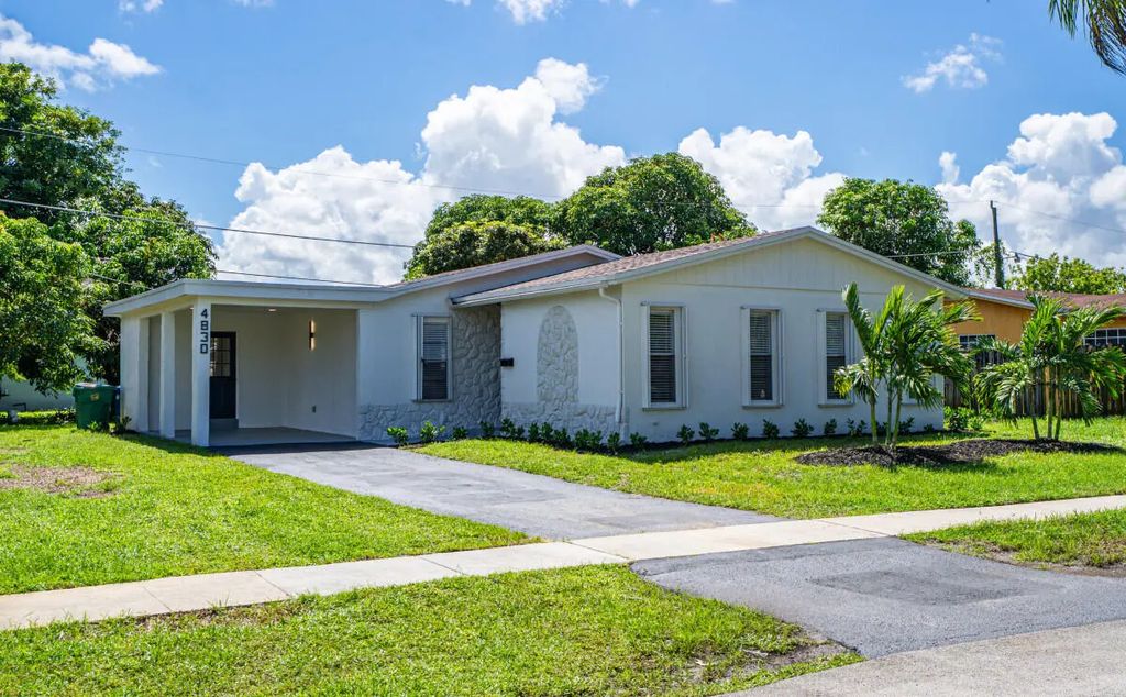 4830 Nw 18th Street, Lauderhill