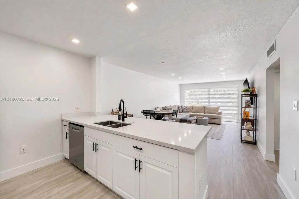 8267 Sw 128th Street #115, Pinecrest