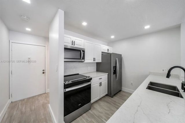 4 of 27 - 8267 Sw 128th Street #115, Pinecrest, FL