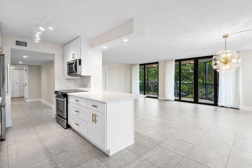 800 Jeffery Street #201, Boca Raton