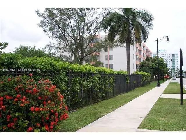 2 of 2 - 220 180 Drive, Sunny Isles Beach, FL