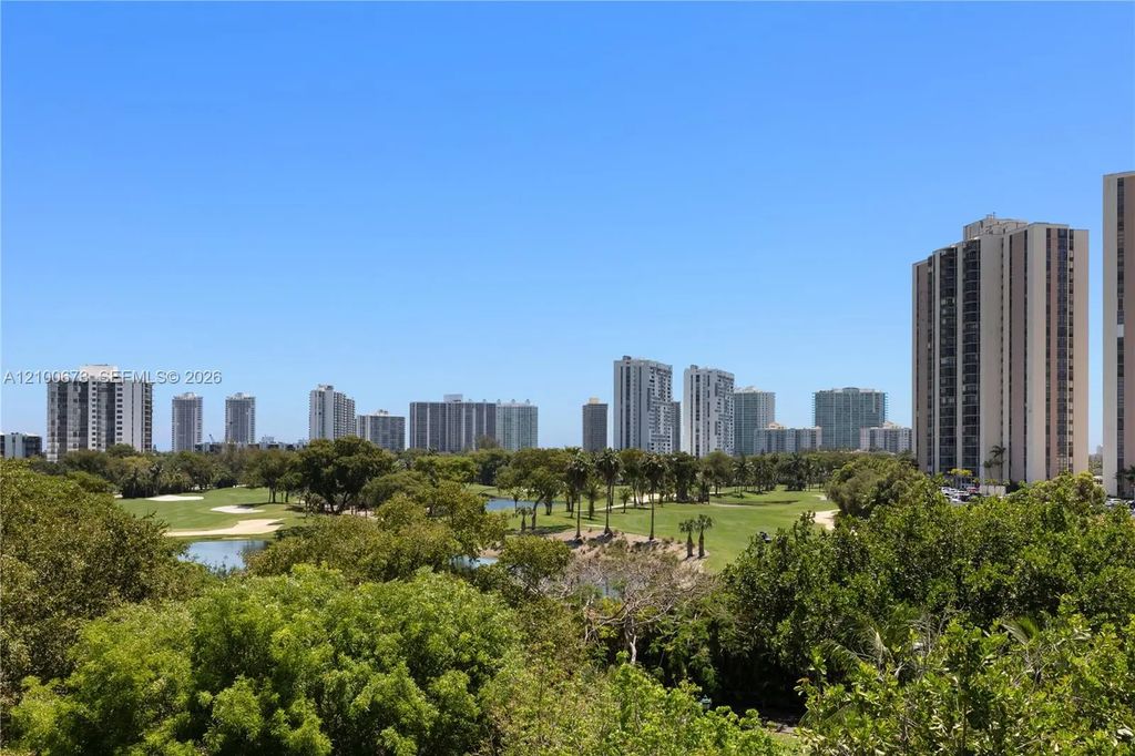 20400 W Country Club Drive #605, Aventura