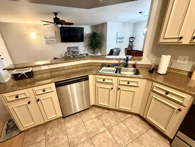 5 of 23 - 400 Scotia Drive #305, Hypoluxo, FL