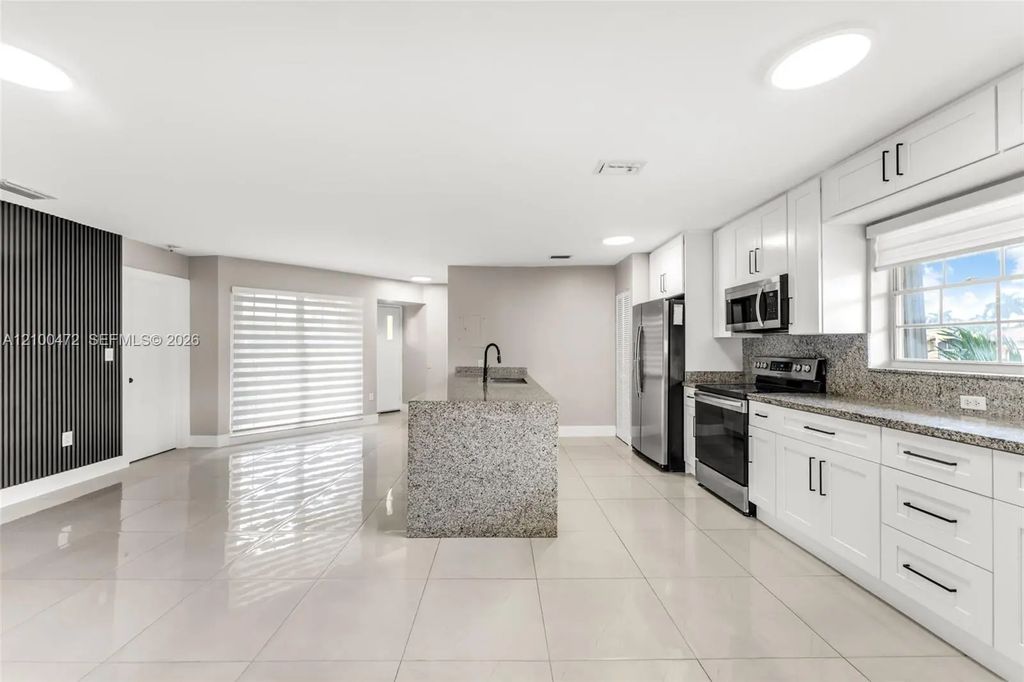 15635 Sw 74th Cir Drive #10, Miami