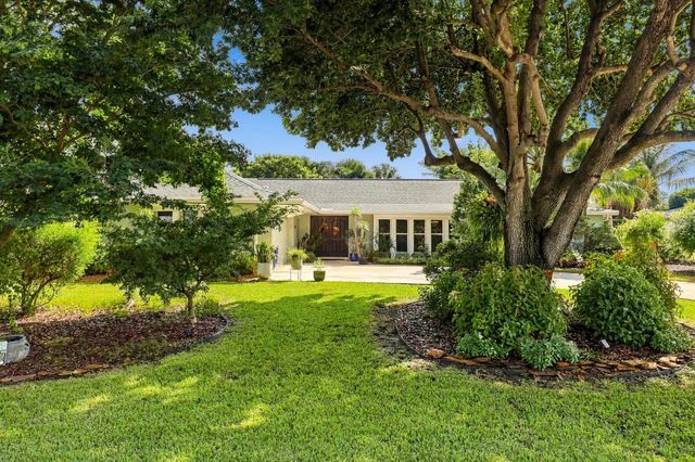 9714 Honeysuckle Avenue, Palm Beach Gardens