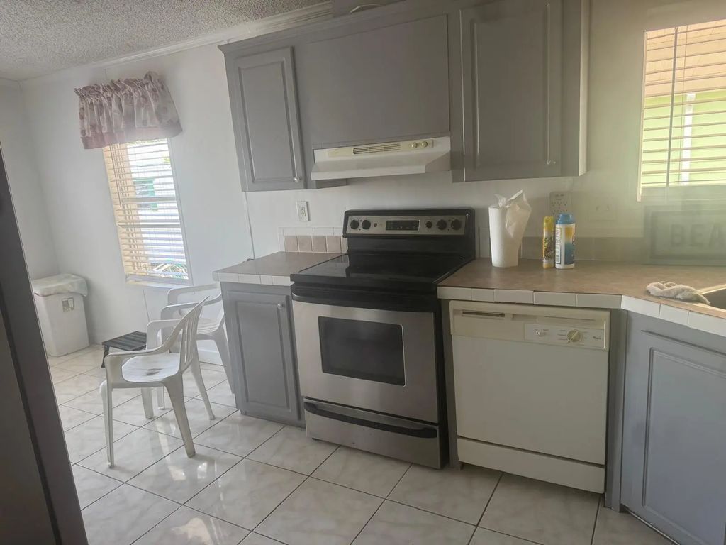 8267 Se Swan Avenue Se #8267, Hobe Sound