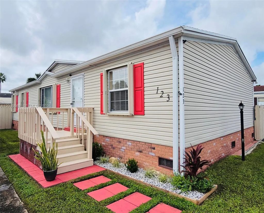 220 Ne 12th Avenue #123, Homestead