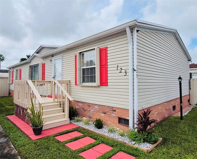 220 Ne 12th Avenue #123, Homestead