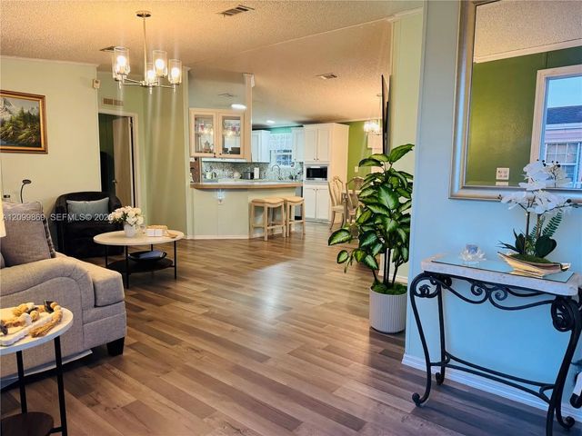 2 of 19 - 220 Ne 12th Avenue #123, Homestead, FL