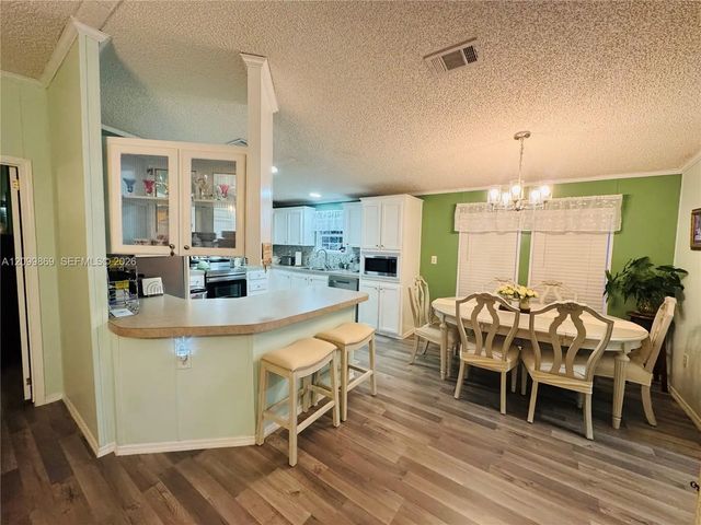 4 of 19 - 220 Ne 12th Avenue #123, Homestead, FL