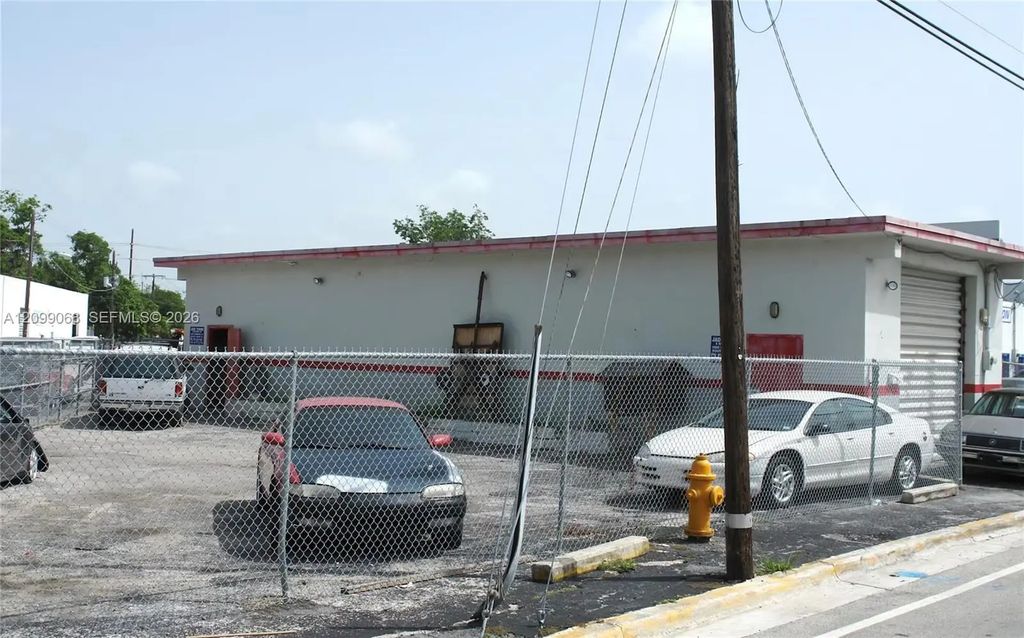 5885 Commerce Lane, South Miami
