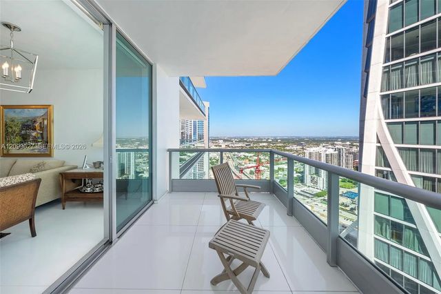 3 of 31 - 900 Biscayne Boulevard #5310, Miami, FL