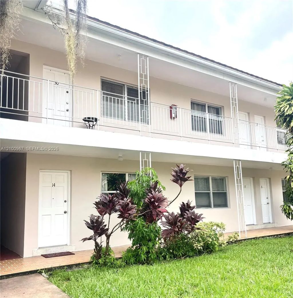 15 Alhambra Circle #16, Coral Gables