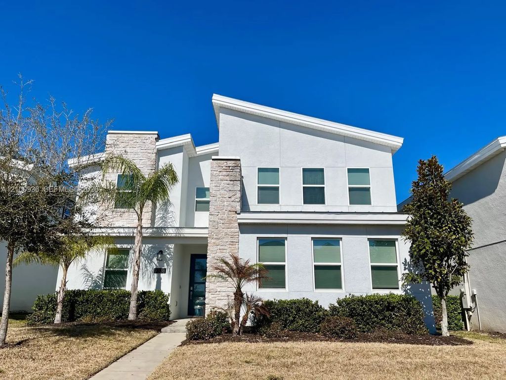 1154 Kingsbarn Street, 