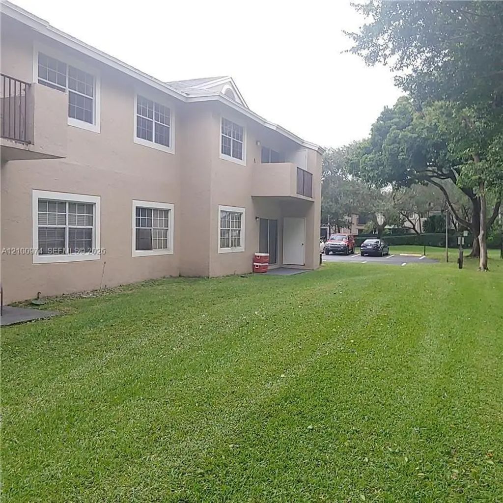 2451 Nw 96th Terrace #21i, Pembroke Pines