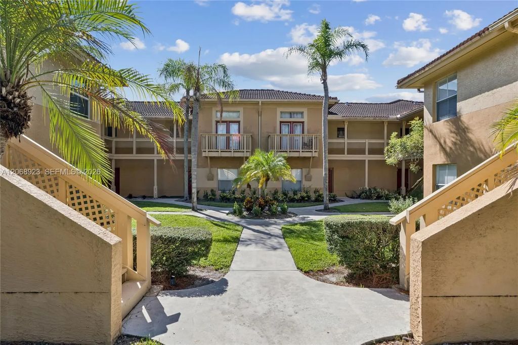 4863 Via Palm Lakes #807, West Palm Beach